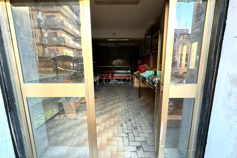 Negozio in affitto di 40 mq a €850 (rif. 6/2024)