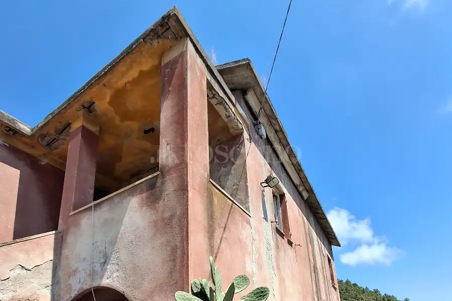 Rustico in vendita di 150 mq a €395.000 (rif. 13/2024)
