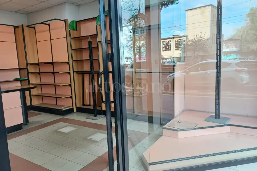 Negozio in vendita di 124 mq a €225.000 (rif. 4/2026)