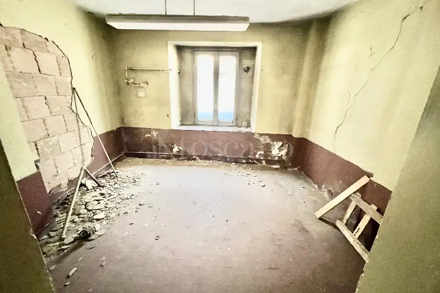 Magazzino in vendita di 410 mq a €129.000 (rif. 34/2025)