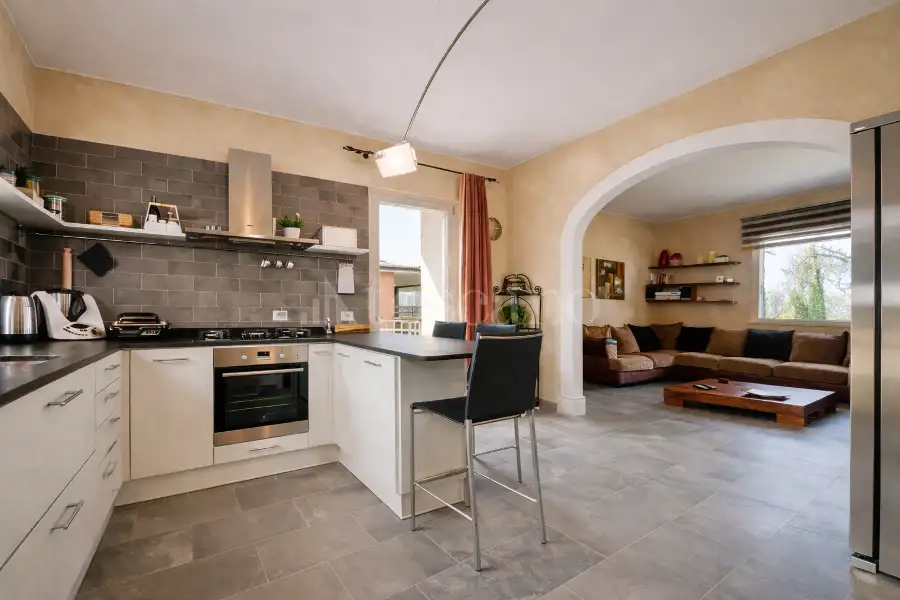 Villa in vendita di 630 mq trattativa riservata (rif. 8/2026)