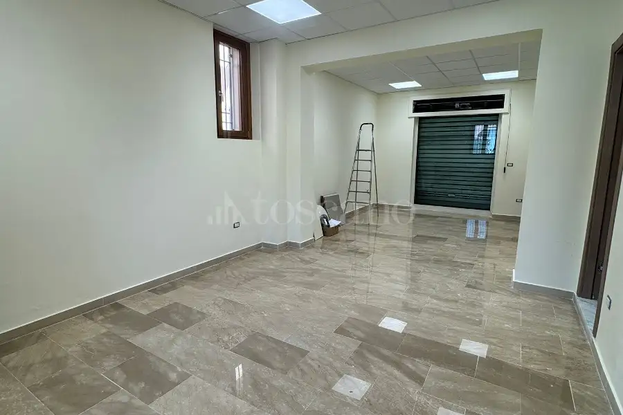 Negozio in affitto di 100 mq a €1.000 (rif. 22/2026)