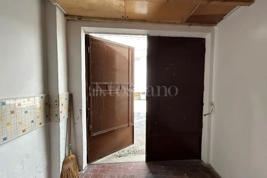 Box in vendita di 13 mq a €28.000 (rif. 17/2026)