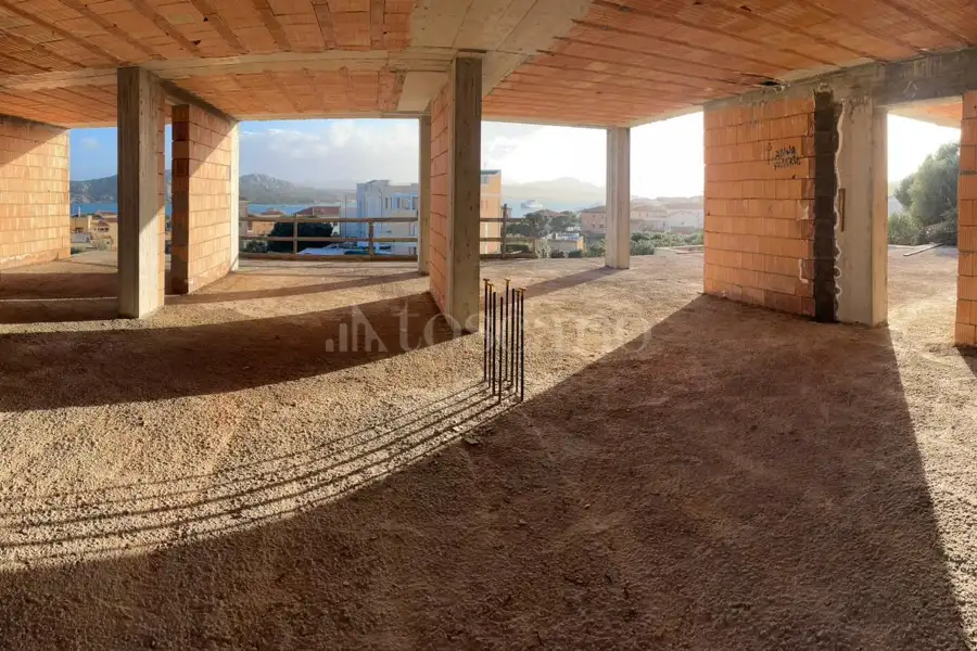 Villa in vendita di 400 mq a €745.000 (rif. 8/2026)