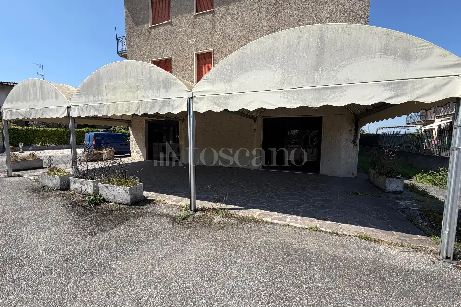 Negozio in vendita di 350 mq a €355.000 (rif. 23/2026)