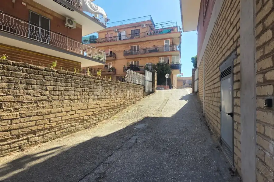 Posto Auto in vendita di 232 mq a €199.000 (rif. 18/2026)