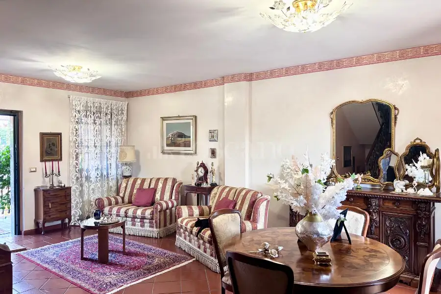 Villino a Schiera in vendita di 190 mq a €299.000 (rif. 95/2025)