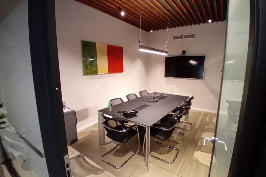 Negozio in vendita di 240 mq a €2.390.000 (rif. 9/2023)