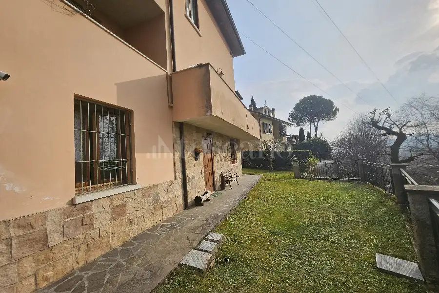 Villa in vendita di 237 mq a €435.000 (rif. 4/2026)