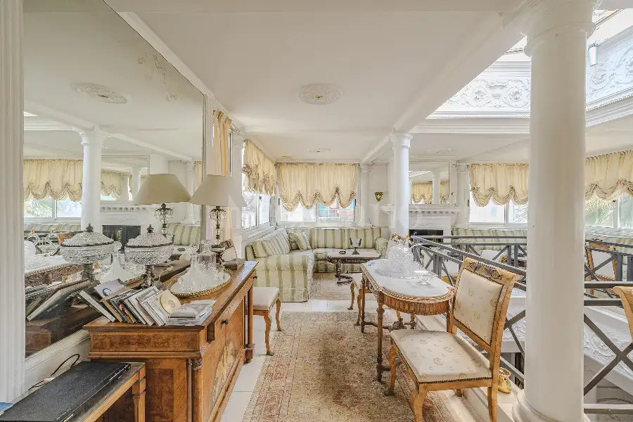 Villa in vendita di 210 mq a €980.000 (rif. 50/2026)