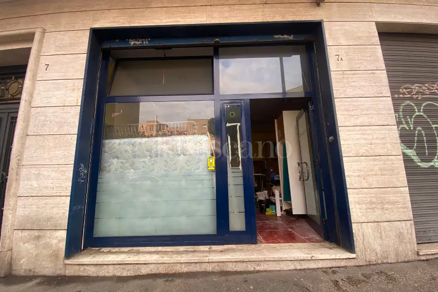 Negozio in affitto di 44 mq a €1.400 (rif. 39/2021)