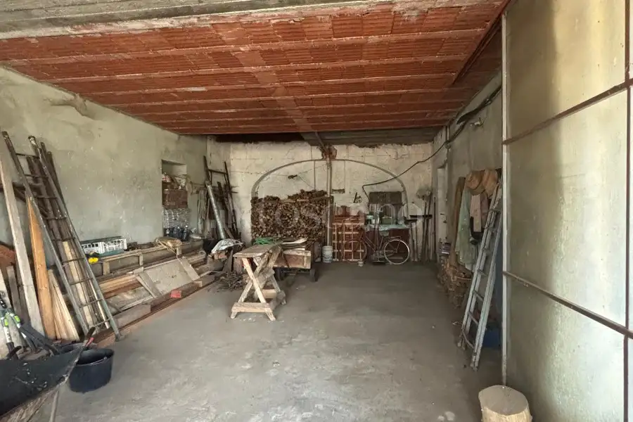 Casale in vendita di 840 mq a €650.000 (rif. 38/2026)