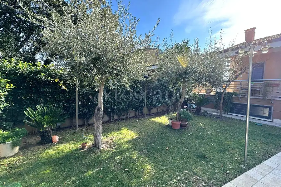 Villa Bifamiliare in vendita di 200 mq a €610.000 (rif. 4/2026)