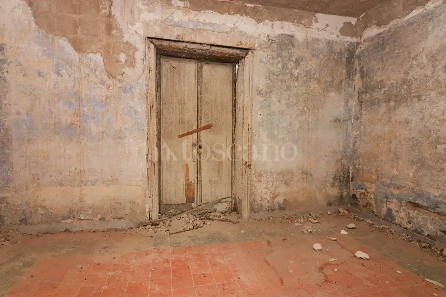 Casa Indipendente in vendita di 600 mq a €350.000 (rif. 27/2024)