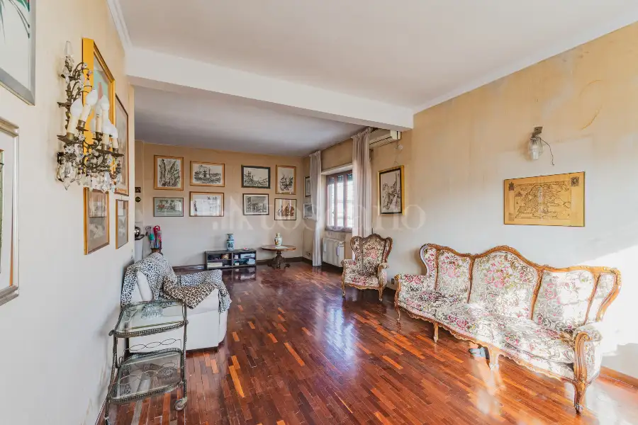 Attico in vendita di 140 mq a €749.000 (rif. 38/2025)