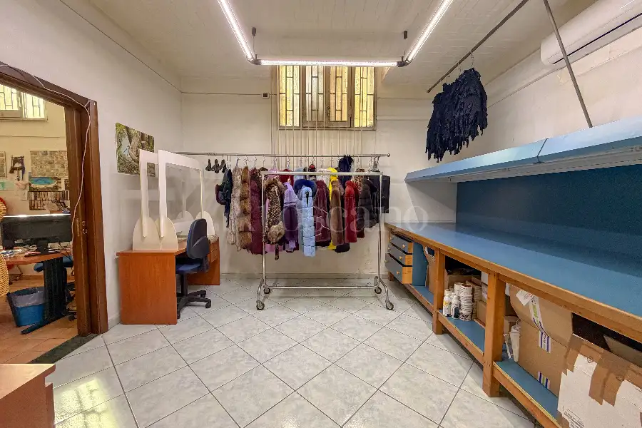 Negozio in vendita di 200 mq a €590.000 (rif. 51/2026)