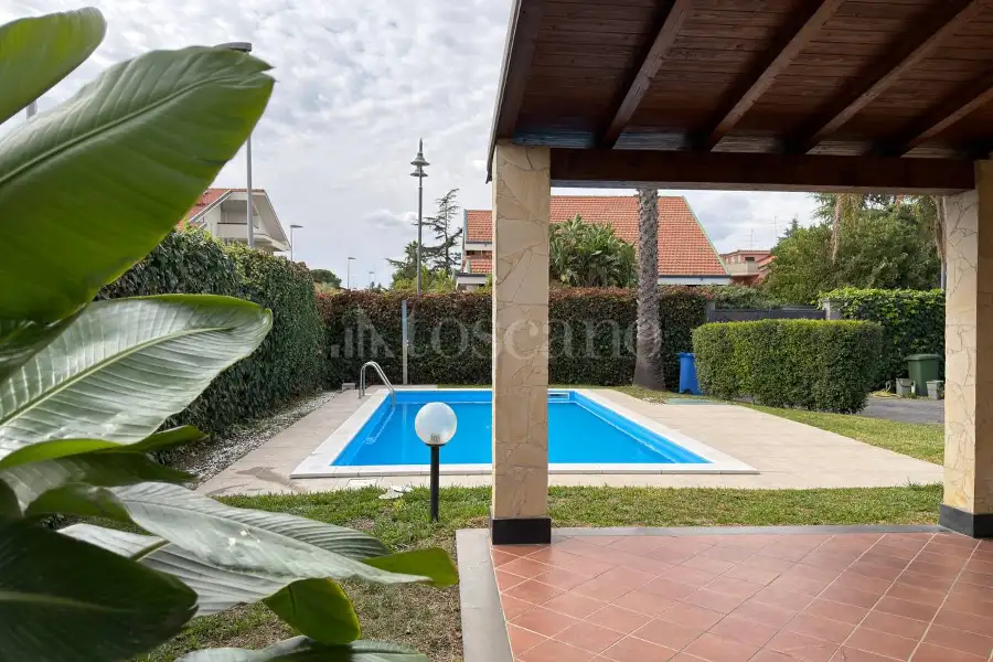 Villa in vendita di 200 mq a €775.000 (rif. 162/2025)