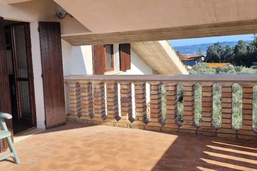 Villa in vendita di 480 mq a €880.000 (rif. 4/2026)
