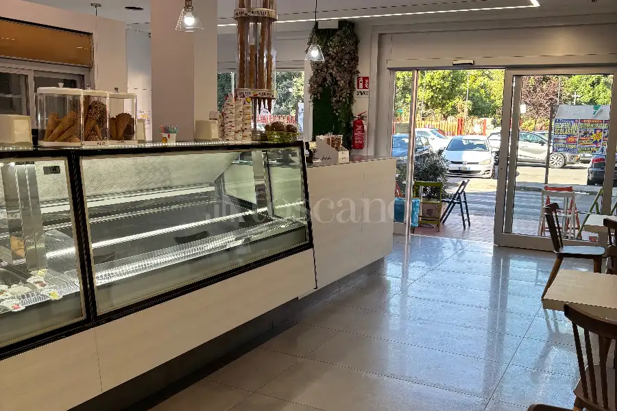 Attività Commerciale in affitto di 70 mq a €130.000 (rif. 14/2026)