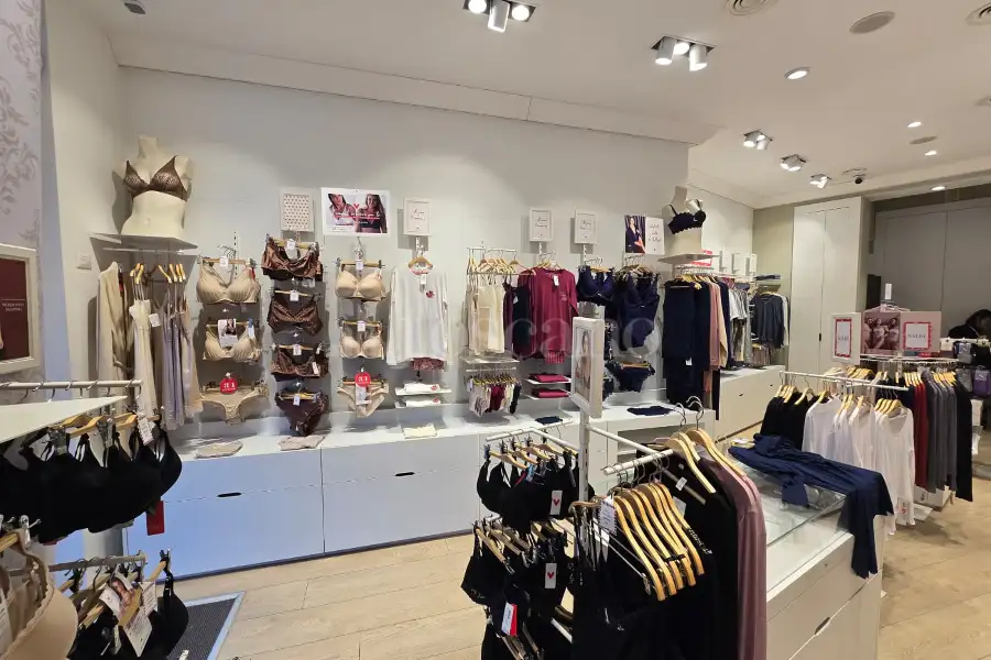 Negozio in vendita di 47 mq a €300.000 (rif. 2/2026)