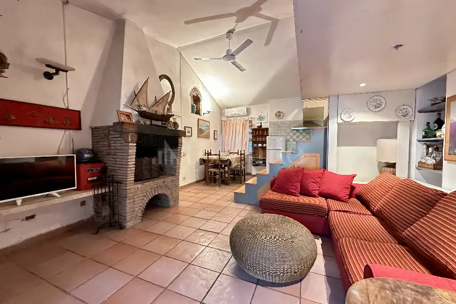 Casale in vendita di 200 mq a €790.000 (rif. 22/2025)