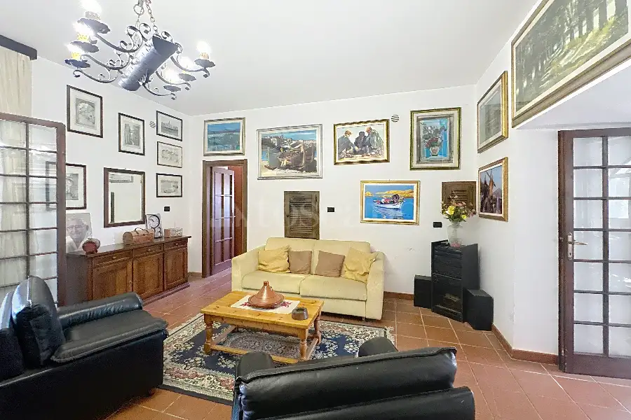 Villa in vendita di 300 mq a €290.000 (rif. 50/2025)