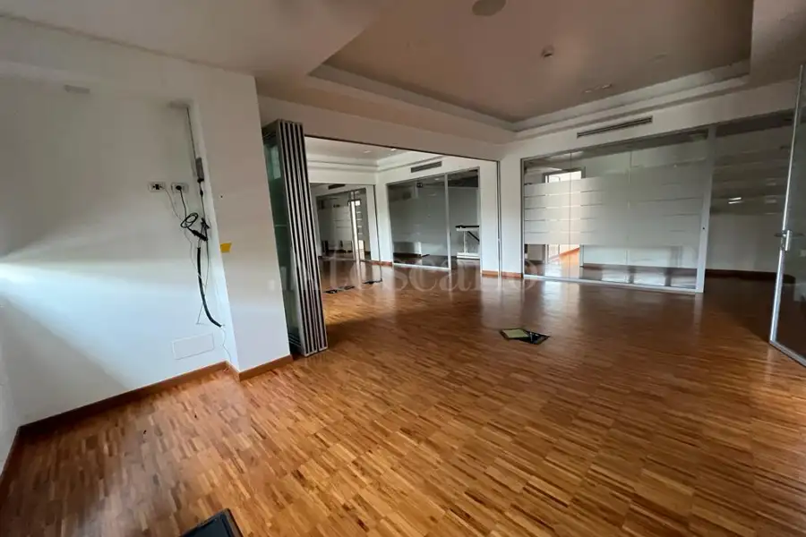 Negozio in affitto di 863 mq a €23.000 (rif. 74/2023)