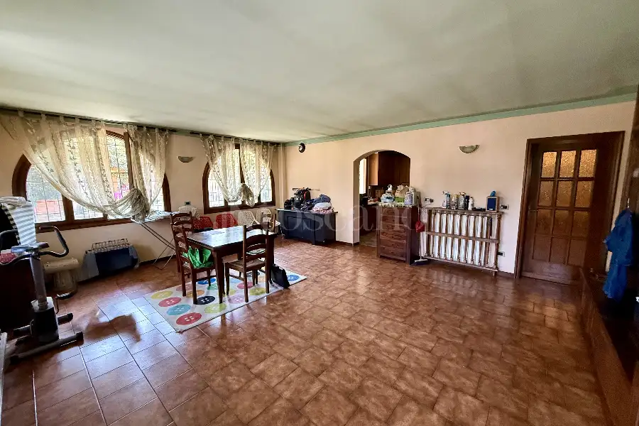 Villa Plurifamiliare in vendita di 210 mq a €315.000 (rif. 35/2026)