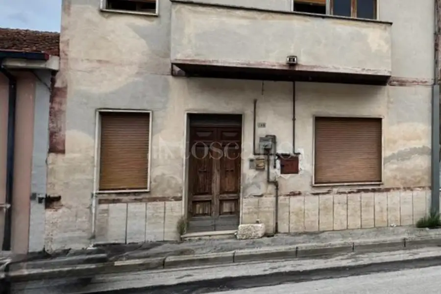 Casa Indipendente in vendita di 250 mq a €90.000 (rif. 102/2025)