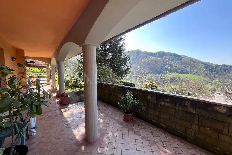 Villa in vendita di 300 mq a €825.000 (rif. 24/2025)