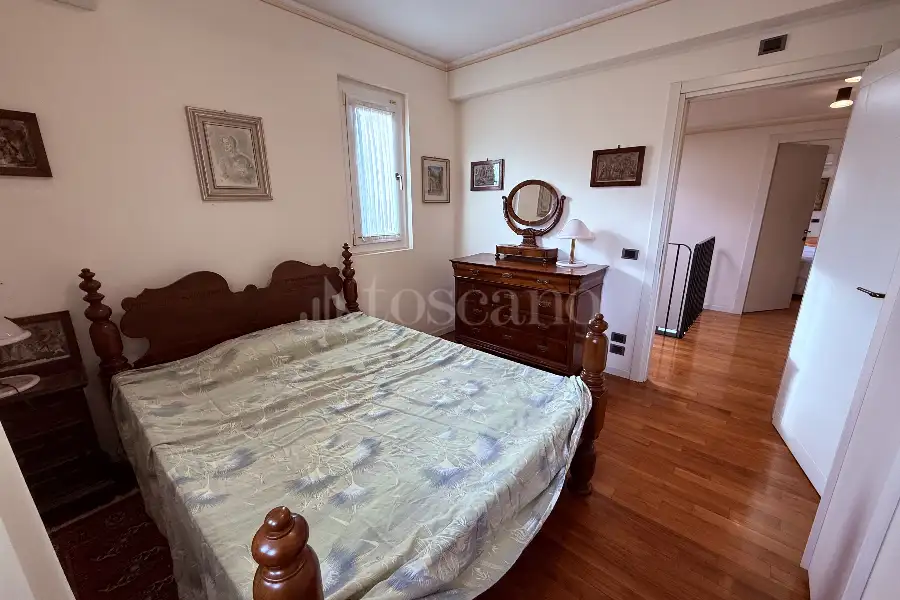 Villa Bifamiliare in vendita di 320 mq a €780.000 (rif. 65/2025)