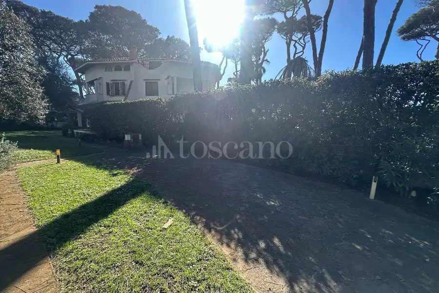 Villa Plurifamiliare in vendita di 180 mq a €1.200.000 (rif. 16/2026)