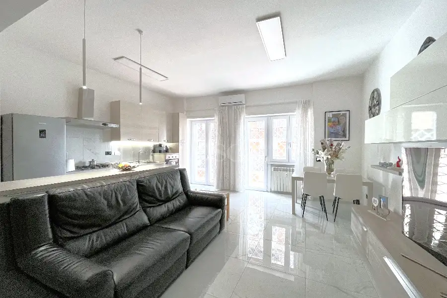 Casa in vendita di 80 mq a €305.000 (rif. 6/2026)