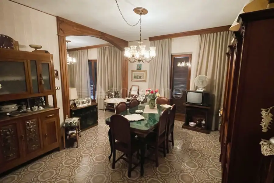 Casa Indipendente in vendita di 310 mq a €159.000 (rif. 1/2026)