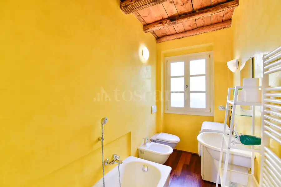 Villa Plurifamiliare in vendita di 400 mq a €3.150.000 (rif. 11/2025)