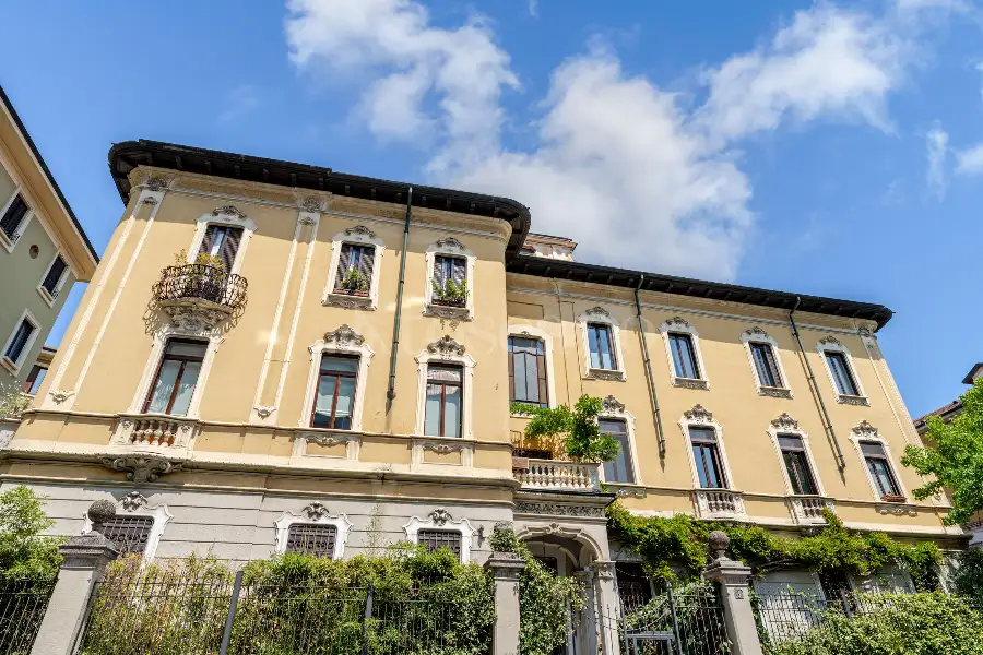 Casa in vendita di 360 mq trattativa riservata (rif. 44/2026)
