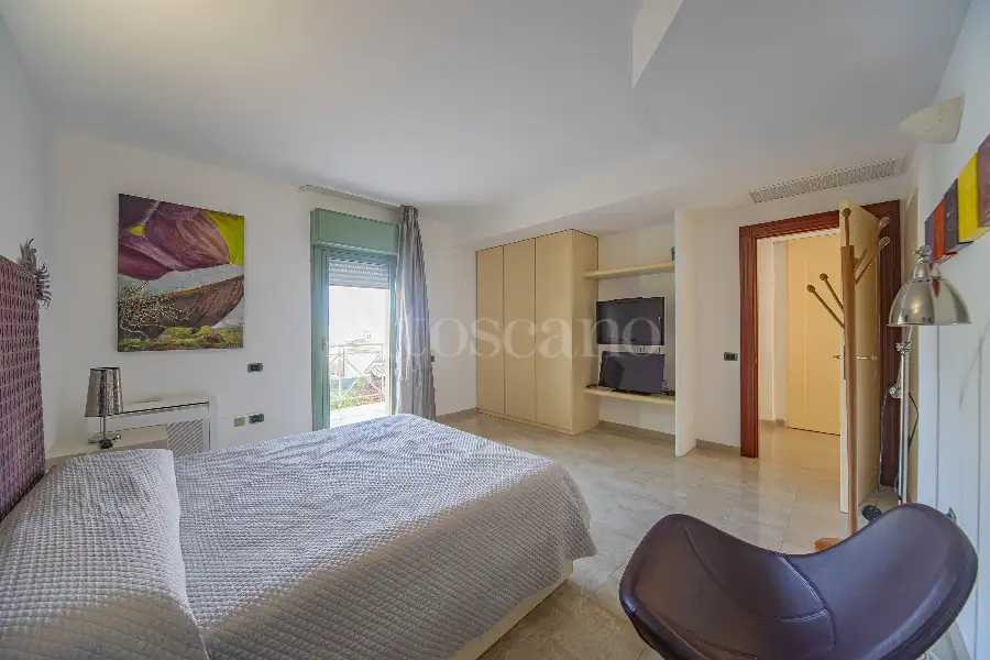 Villa in vendita di 500 mq a €990.000 (rif. 100/2025)