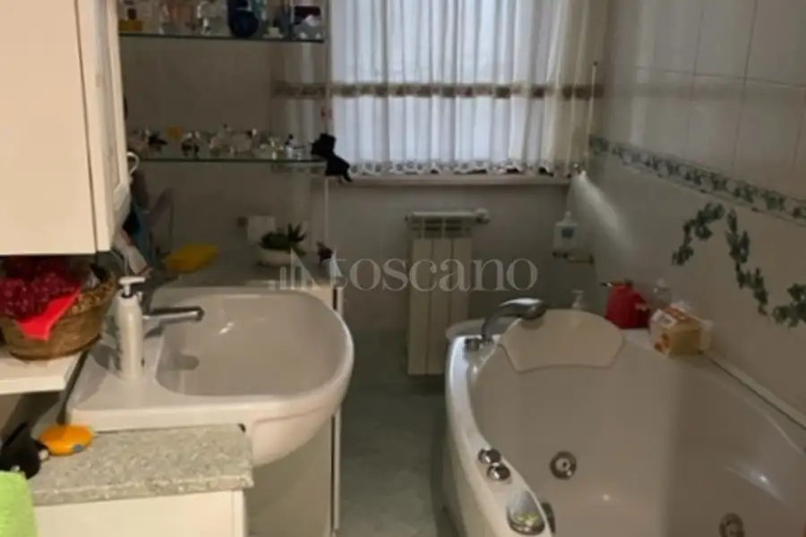 Attico in vendita di 120 mq a €500.000 (rif. 11/2025)