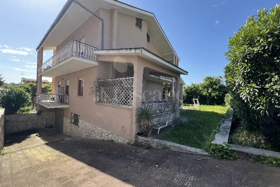 Villa in vendita di 250 mq a €359.000 (rif. 12/2026)