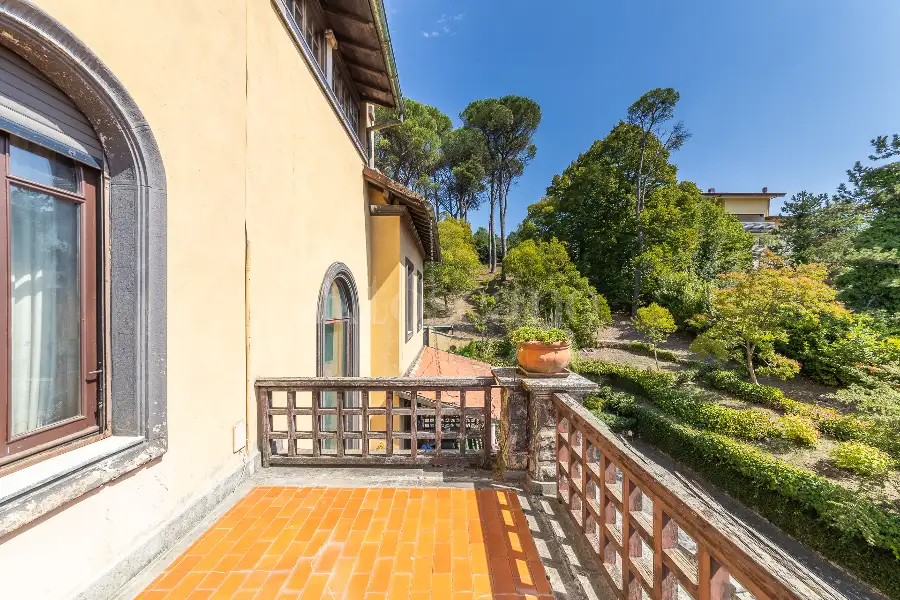 Villa in vendita di 750 mq a €1.950.000 (rif. 53/2026)