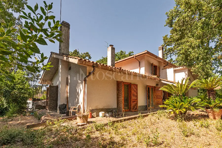 Villa Bifamiliare in vendita di 270 mq a €390.000 (rif. 15/2026)