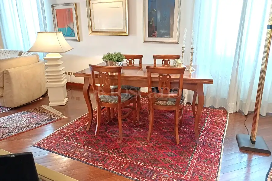 Casale in vendita di 560 mq a €1.250.000 (rif. 3/2026)