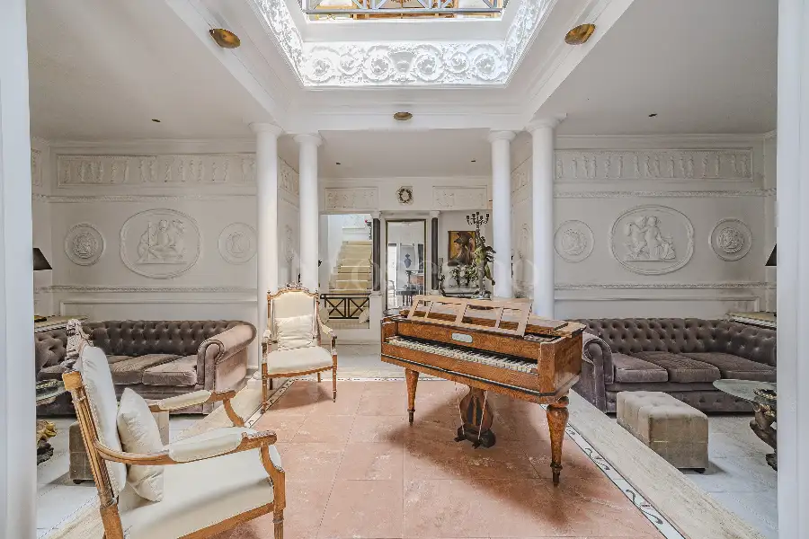 Villa in vendita di 210 mq a €980.000 (rif. 50/2026)