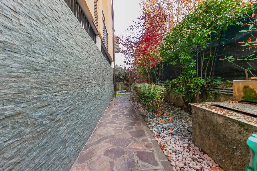 Villa Bifamiliare in vendita di 680 mq a €2.580.000 (rif. 24/2025)