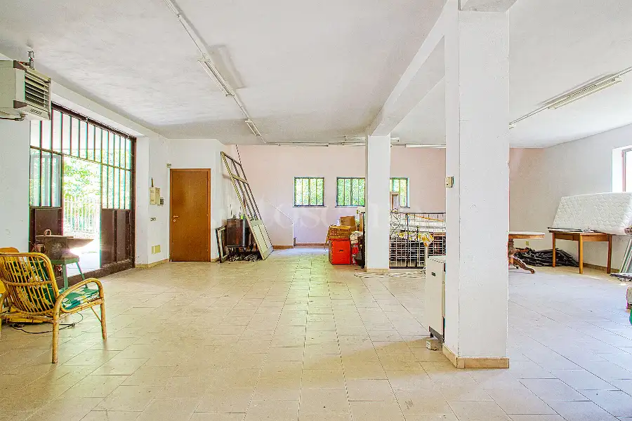 Capannone in vendita di 370 mq a €120.000 (rif. 34/2026)