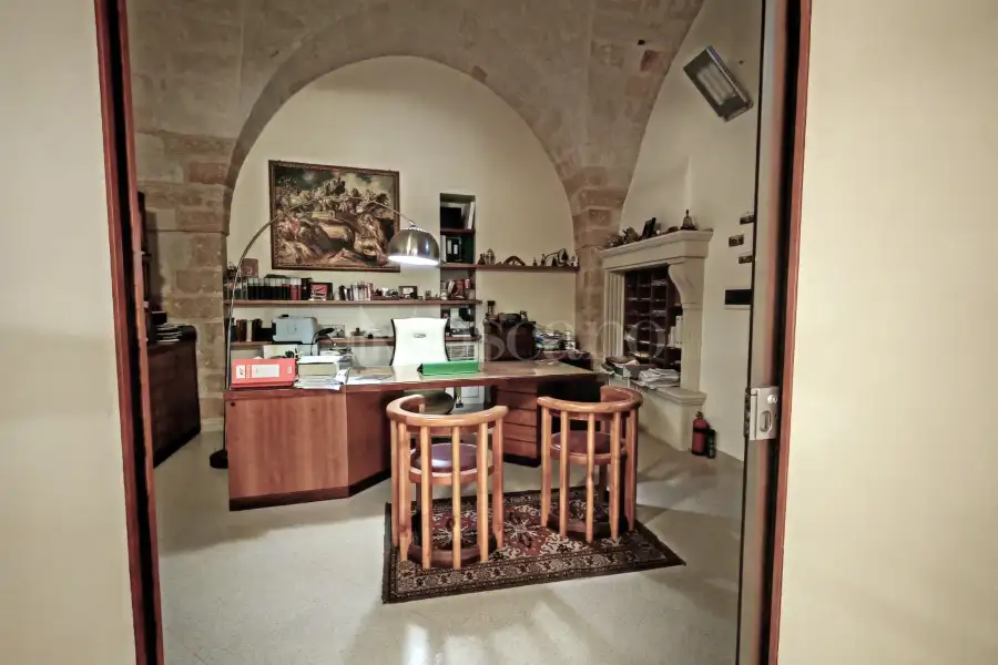Ufficio in affitto di 140 mq a €2.000 (rif. 70/2024)