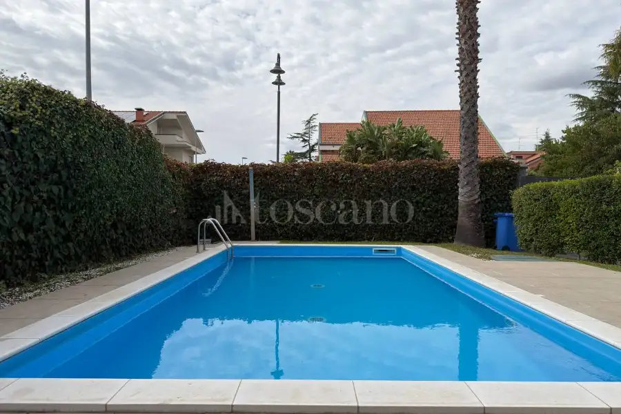 Villa in vendita di 200 mq a €775.000 (rif. 162/2025)