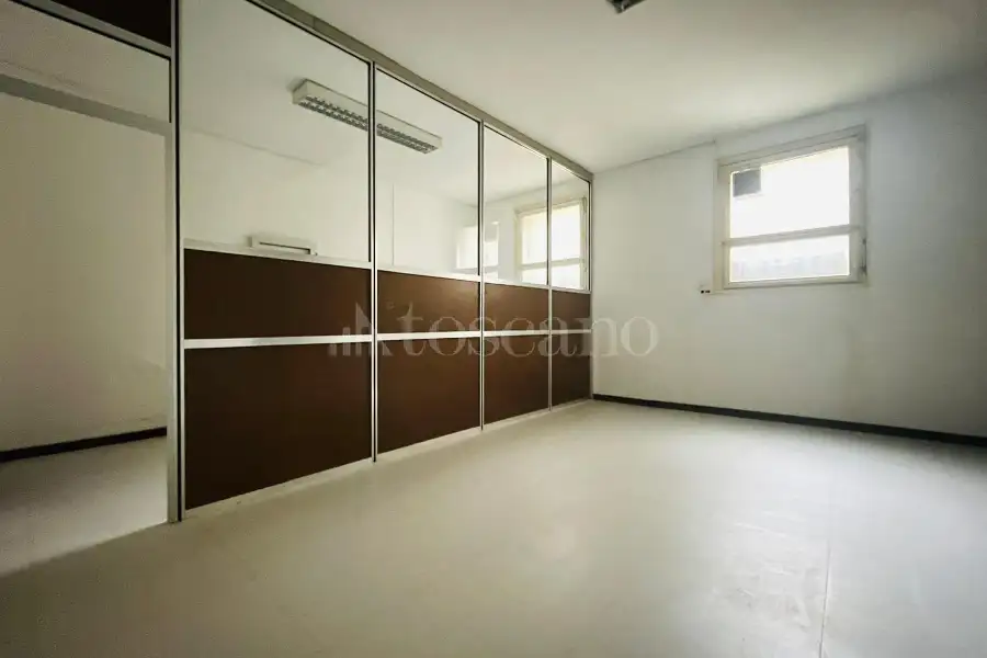 Ufficio in vendita di 283 mq a €750.000 (rif. 15/2026)