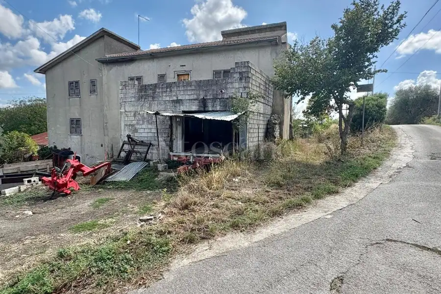 Casa Indipendente in vendita di 80 mq a €35.000 (rif. 106/2026)