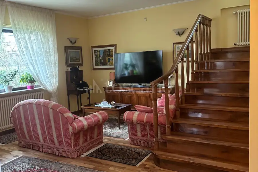 Villa in vendita di 365 mq a €488.000 (rif. 171/2024)